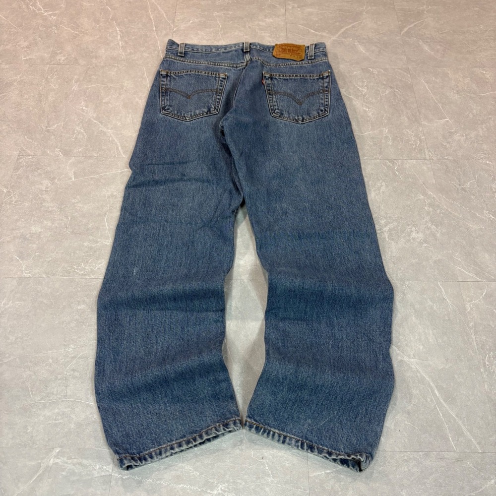 Levis 505 Regular Fit Straight Leg Jeans Mens 34x30 Medium Wash Blue Denim